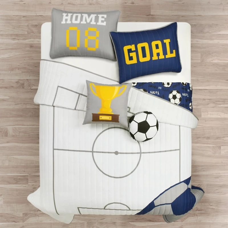 Soccer Game Reversible 5-pc. Full/Queen Quilt Set