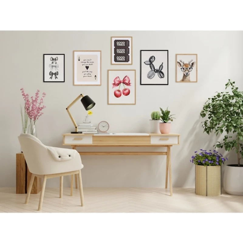 Black Balloon Dog Framed Art Print