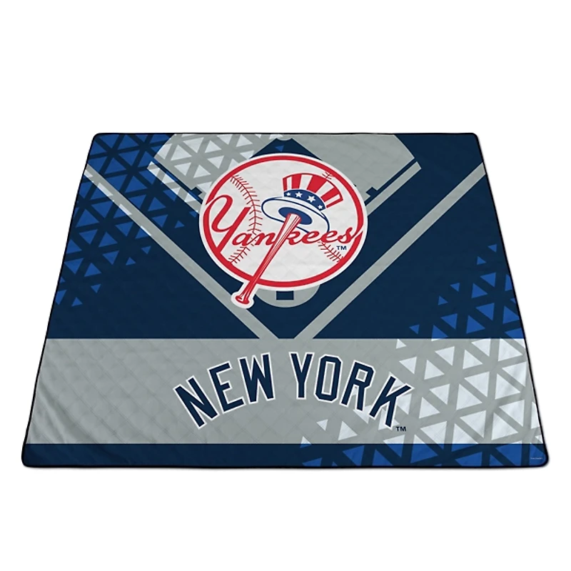 New York Yankees Blanket & Drawstring Bag Set