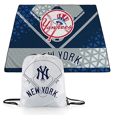 New York Yankees Blanket & Drawstring Bag Set
