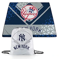 New York Yankees Blanket & Drawstring Bag Set