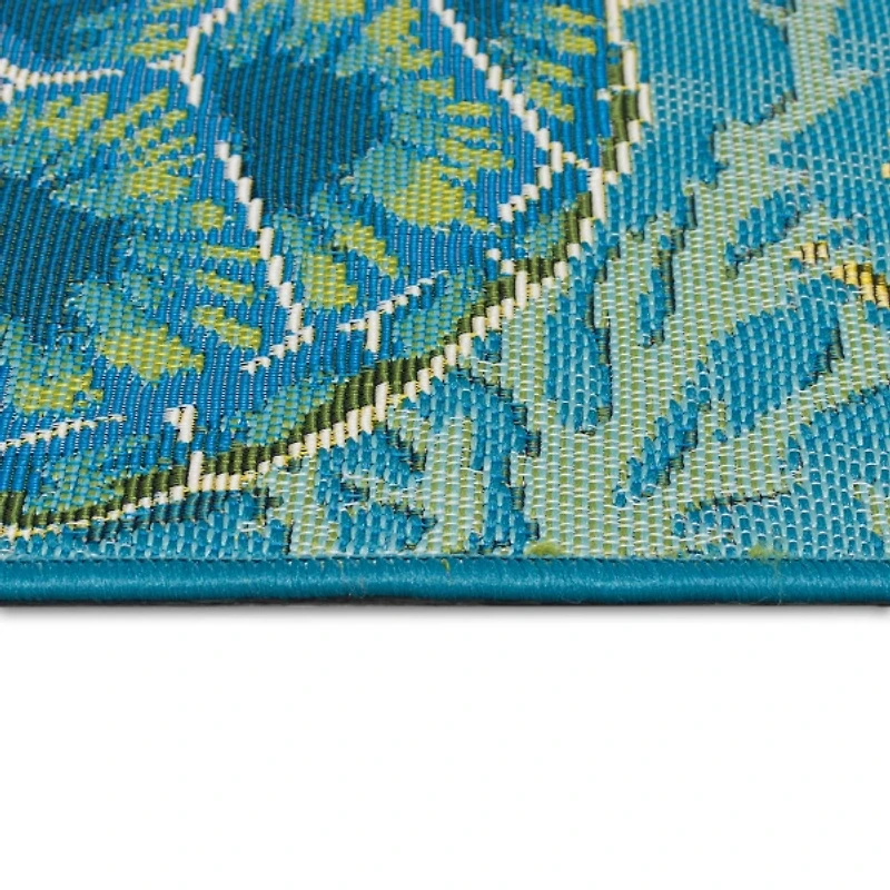 Blue Aquatic Life Indoor/Outdoor Accent Rug