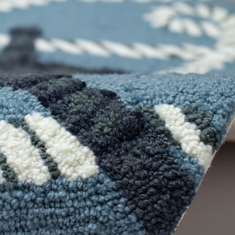 Blue Marine Helm Indoor/Outdoor Accent Rug, 1x2