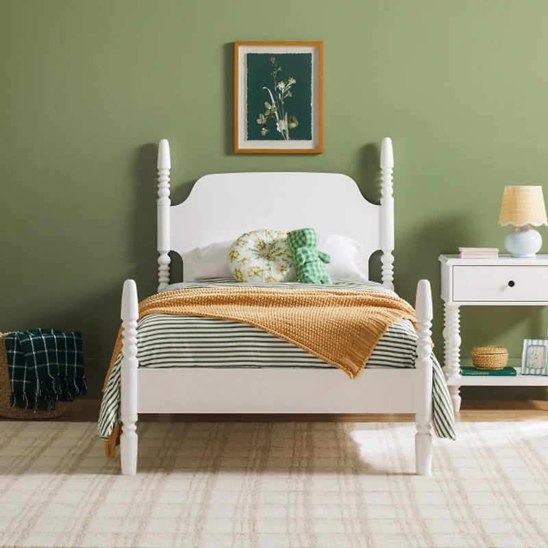 White Spindle Wood Vivienne Twin Bed