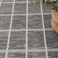 Gray Serenity Geometric Grid Area Rug, 7x9