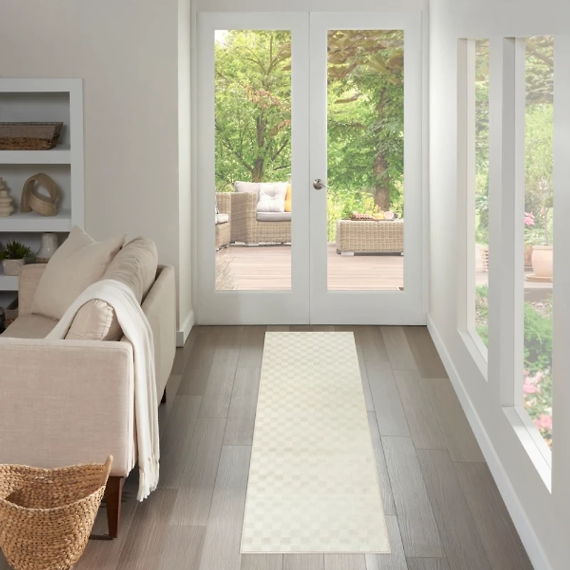 Ivory Serenity Checkered Runner, 2x7