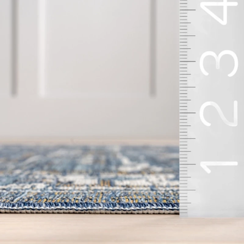 Reversible Medallion Indoor/Outdoor Area Rug, 5x8