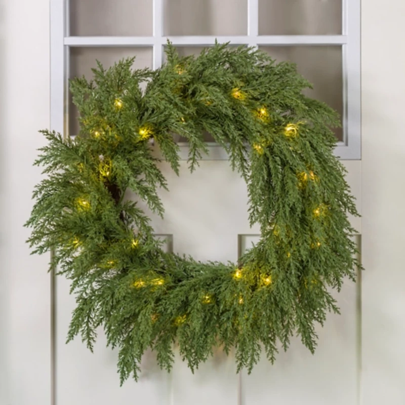 Pre-Lit Juniper Christmas Wreath
