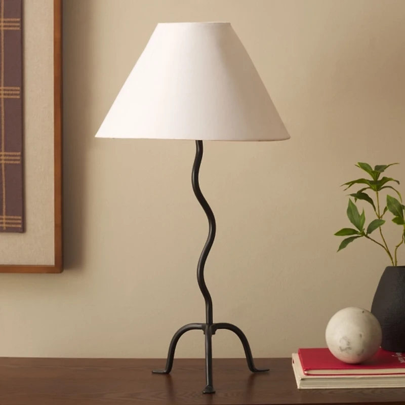 Black Iron Wavy Rita Table Lamp