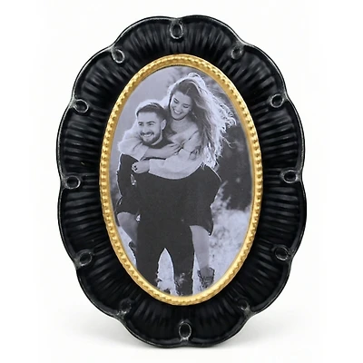 Black Scalloped Oval Picture Frame