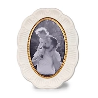 White Scalloped Oval Picture Frame