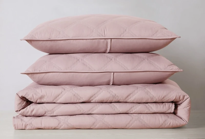 Truly Soft Blush 3D Puff 3-pc King Quilt Set