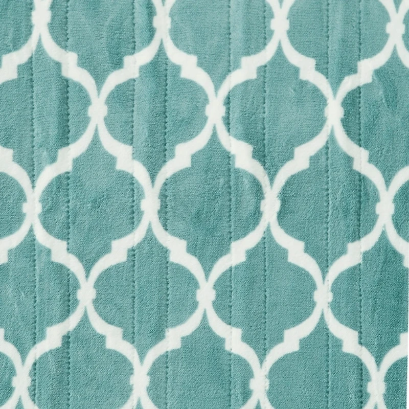 Beautyrest Blue Quatrefoil Ogee Heated Throw