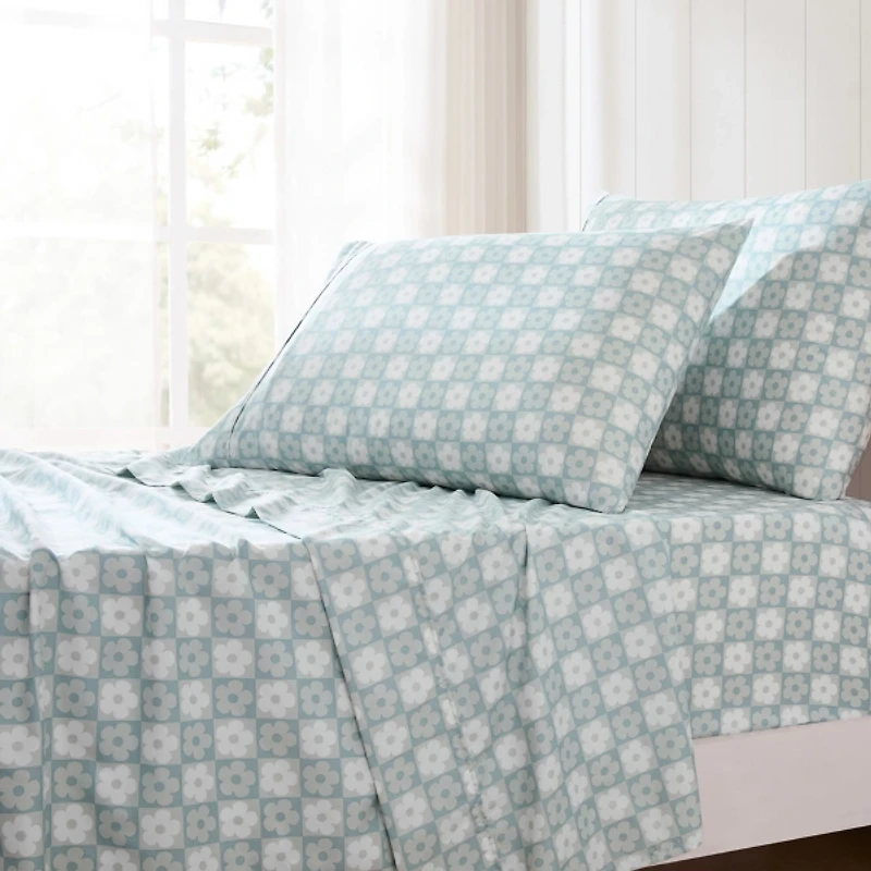 Aqua Blue Checkered Daisy 4-pc. Twin XL Sheet Set