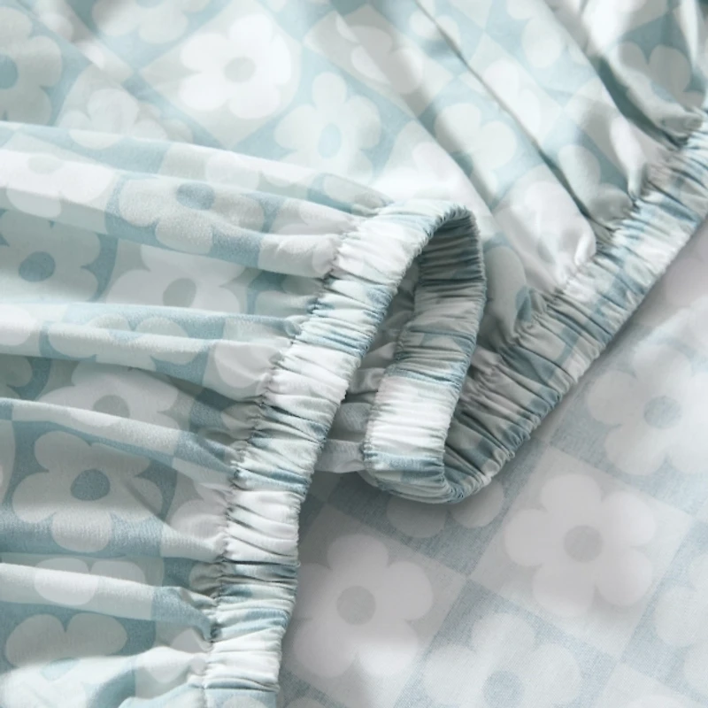 Aqua Blue Checkered Daisy 4-pc. Twin XL Sheet Set