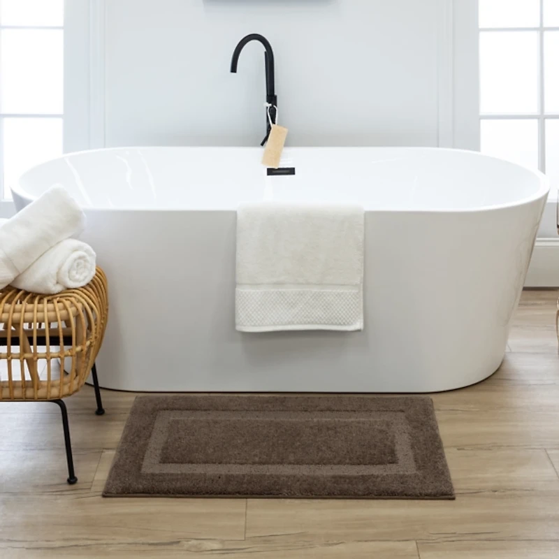 Prestige Walnut Bordered Bath Rug, 40x24
