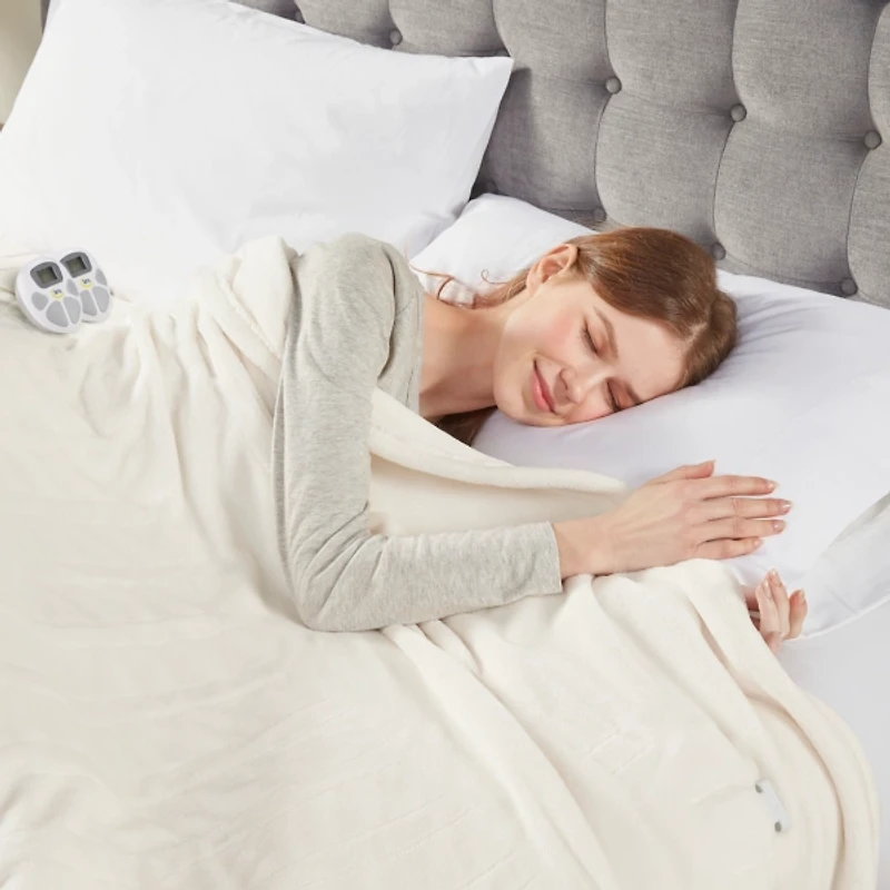 Serta Cream Plush Heated Queen Blanket