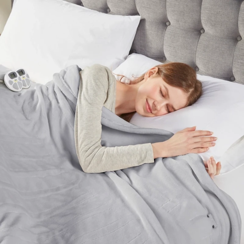 Serta Light Gray Plush Heated Queen Blanket