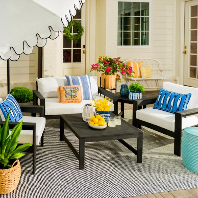 Black Wavy Outdoor Area Rug, 5x7