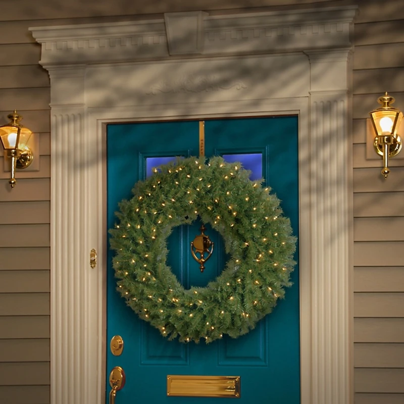 Pre-Lit Norwood Fir Christmas Wreath