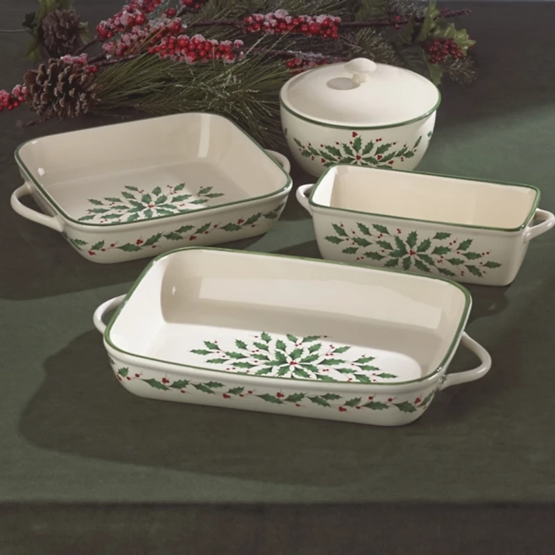 Lenox Holiday Covered Casserole Dish