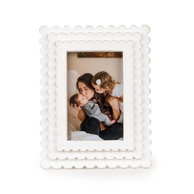 Savannah White Scalloped Picture Frame