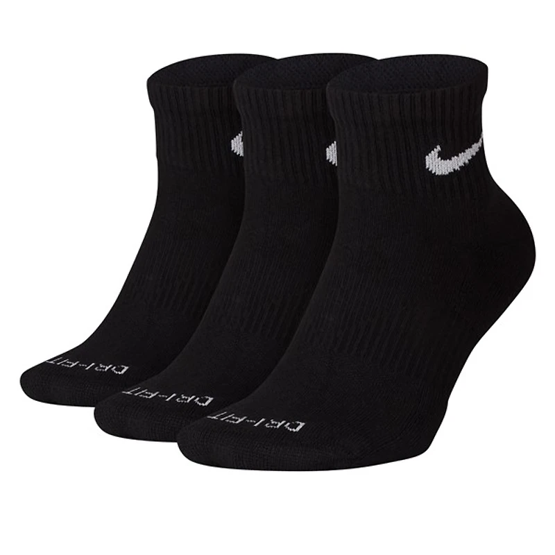 Nike Three Pack Everyday Plus Cushioned Ankle Socks in Black, Size Medium, Polyester