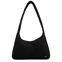Vans Gotsman Messenger Bag in Black, Polyester