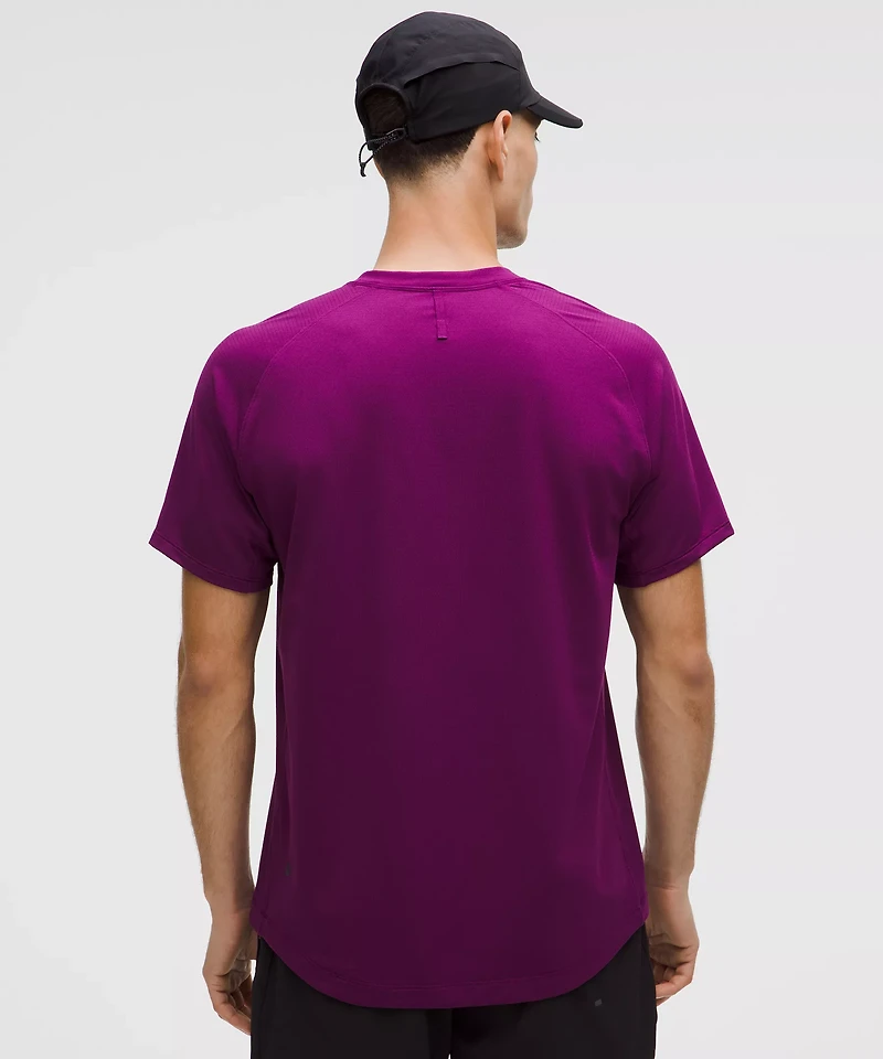 License to Train Short-Sleeve Shirt | Men's Short Sleeve Shirts & Tee's
