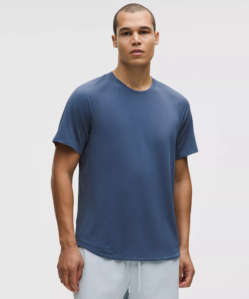 License to Train Short-Sleeve Shirt | Men's Short Sleeve Shirts & Tee's