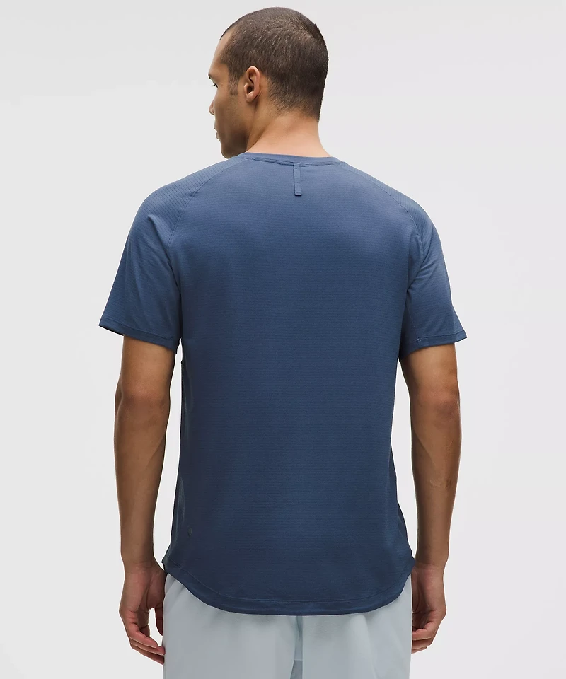License to Train Short-Sleeve Shirt | Men's Short Sleeve Shirts & Tee's