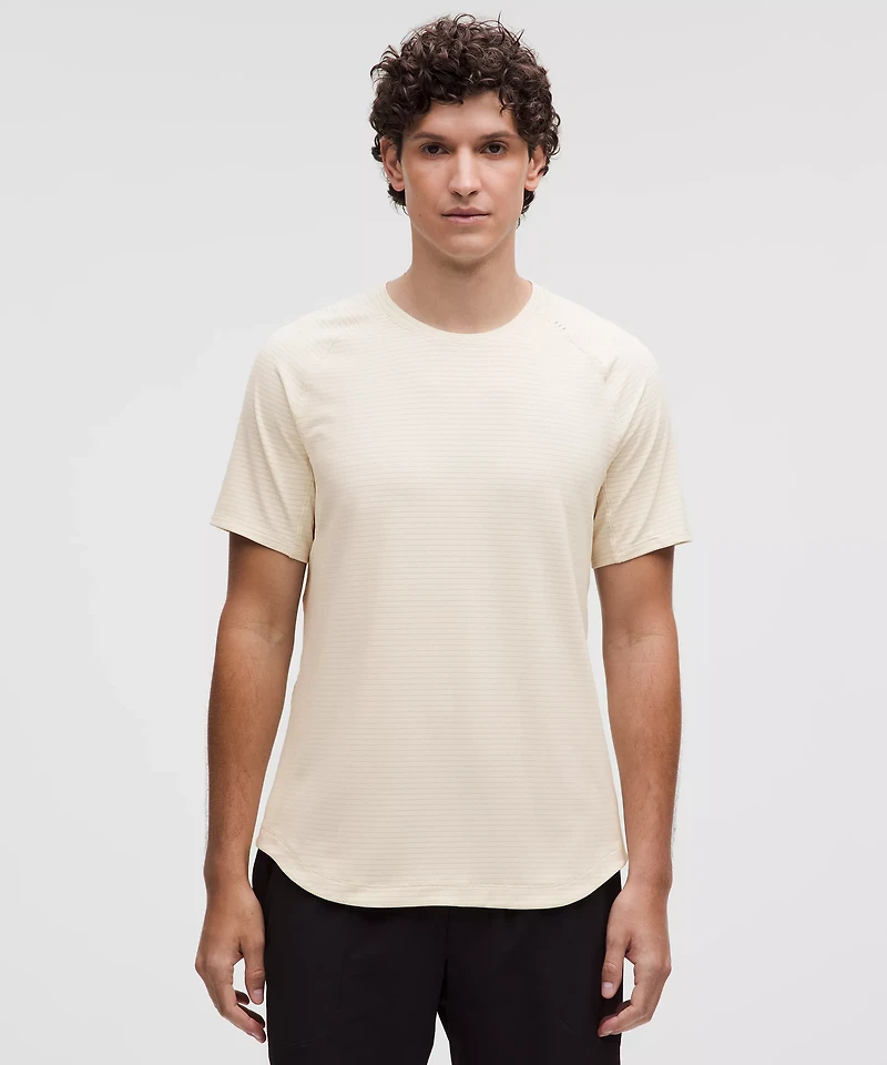 License to Train Short-Sleeve Shirt | Men's Short Sleeve Shirts & Tee's