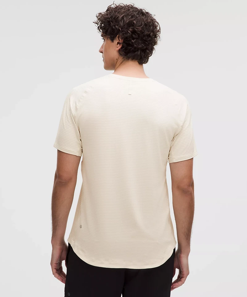License to Train Short-Sleeve Shirt | Men's Short Sleeve Shirts & Tee's