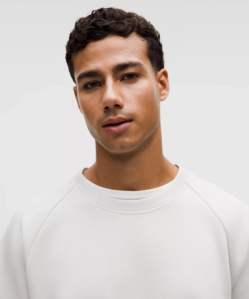 Smooth Spacer Classic-Fit Crew