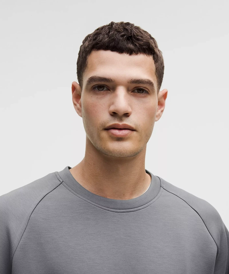 Smooth Spacer Classic-Fit Crew