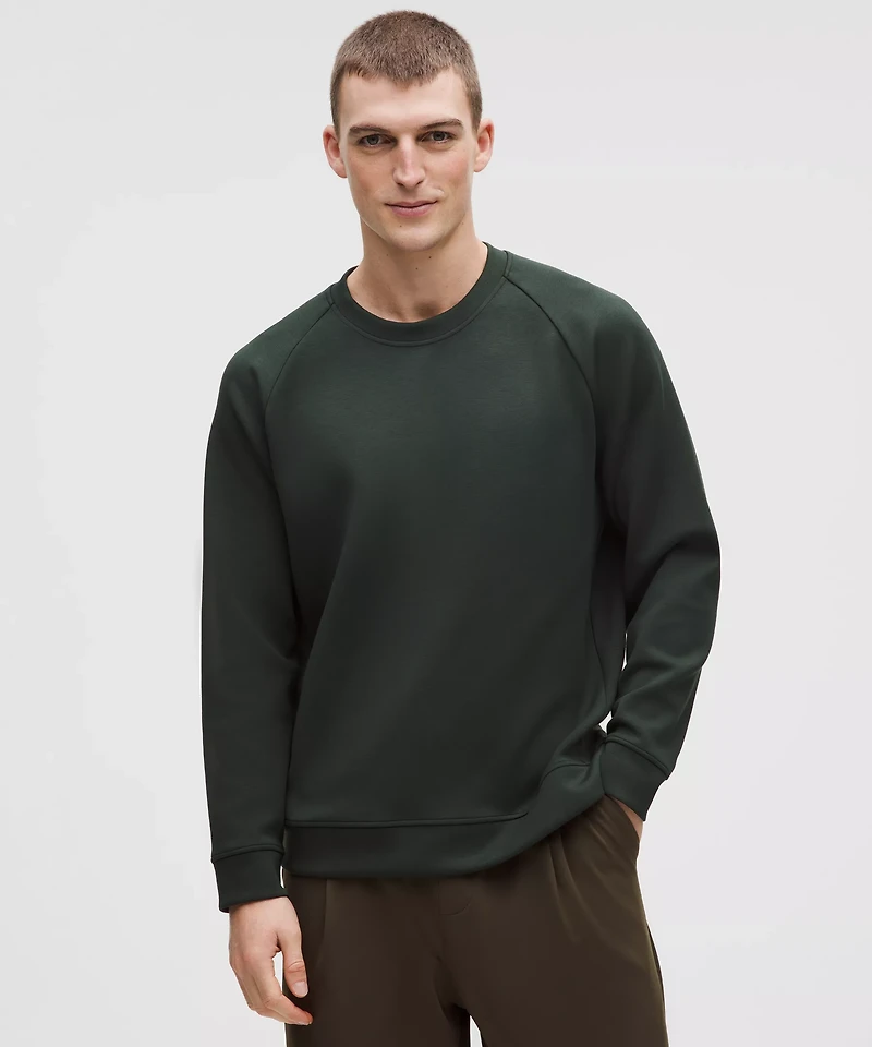 Smooth Spacer Classic-Fit Crew