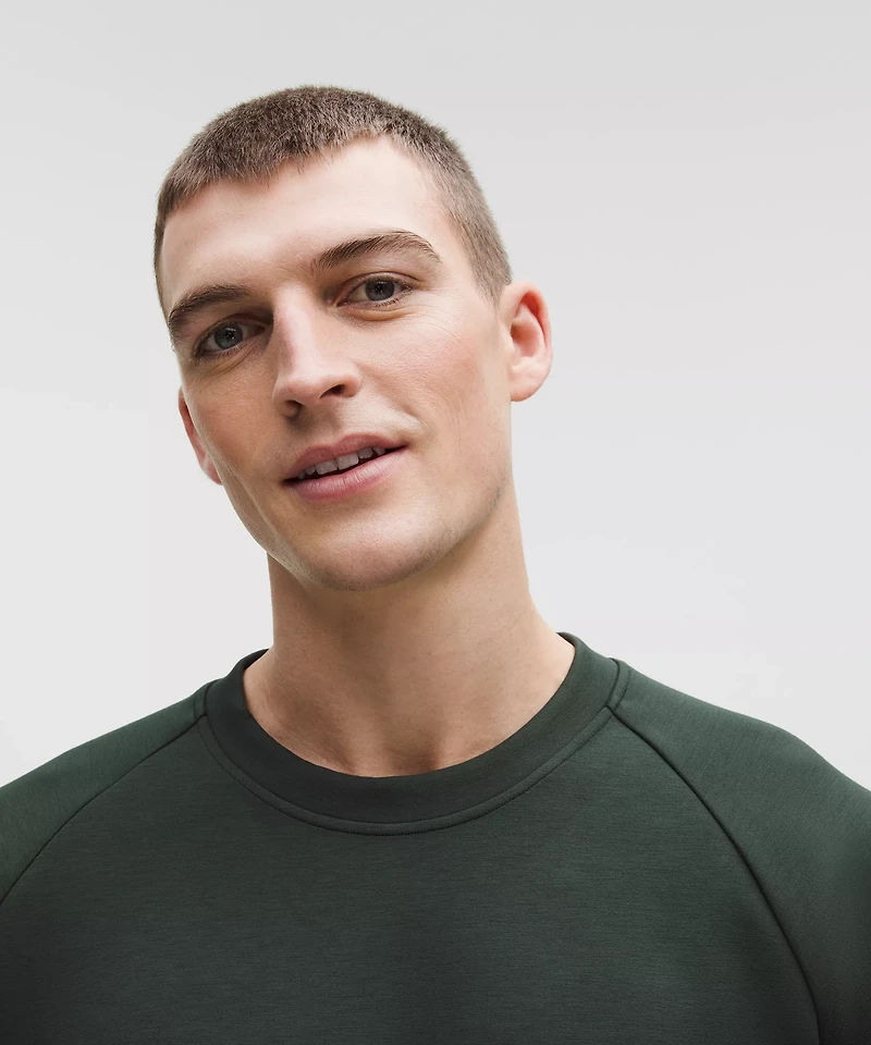 Smooth Spacer Classic-Fit Crew