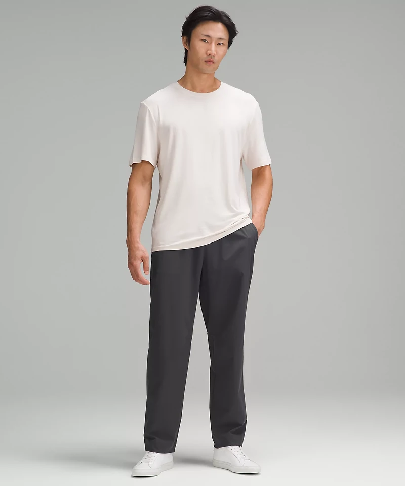 Relaxed-Fit Back Pocket Pant 30”L | Men's Joggers