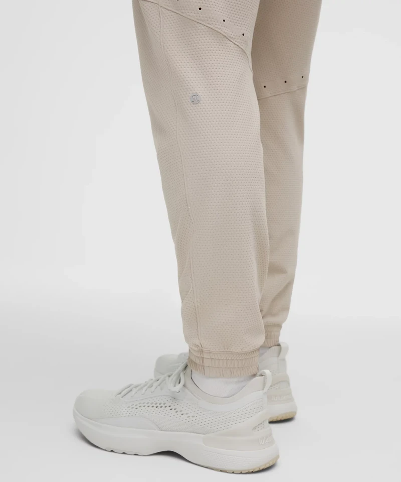 License to Train Textured Jogger *Regular