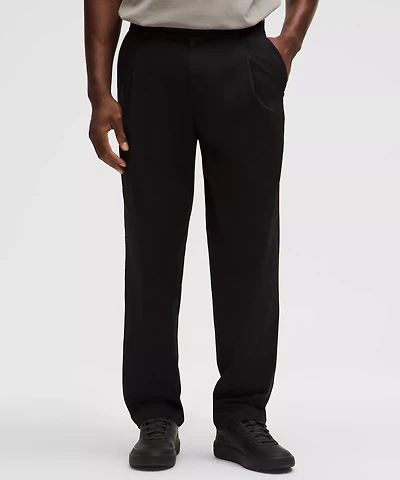 Woven Classic-Fit Pleated Trouser *Regular | Men's Trousers