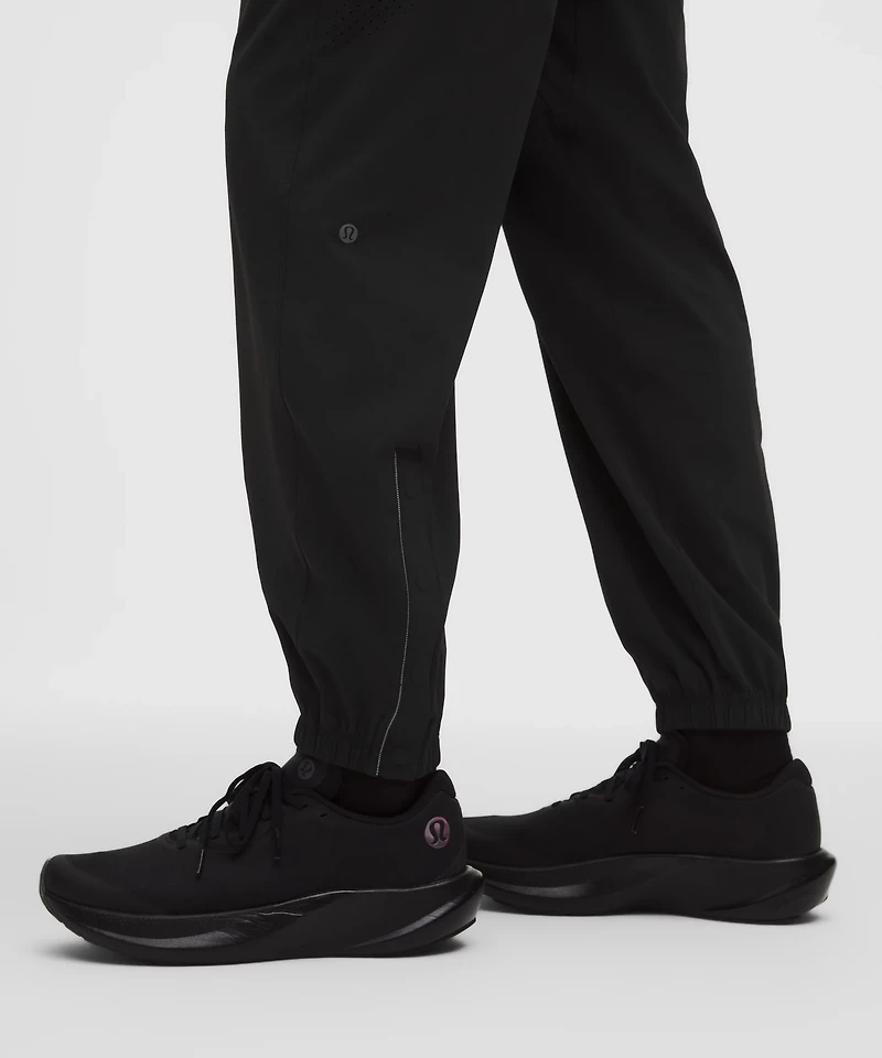 Perforated Running Pant *Regular