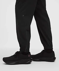 Perforated Running Pant *Regular