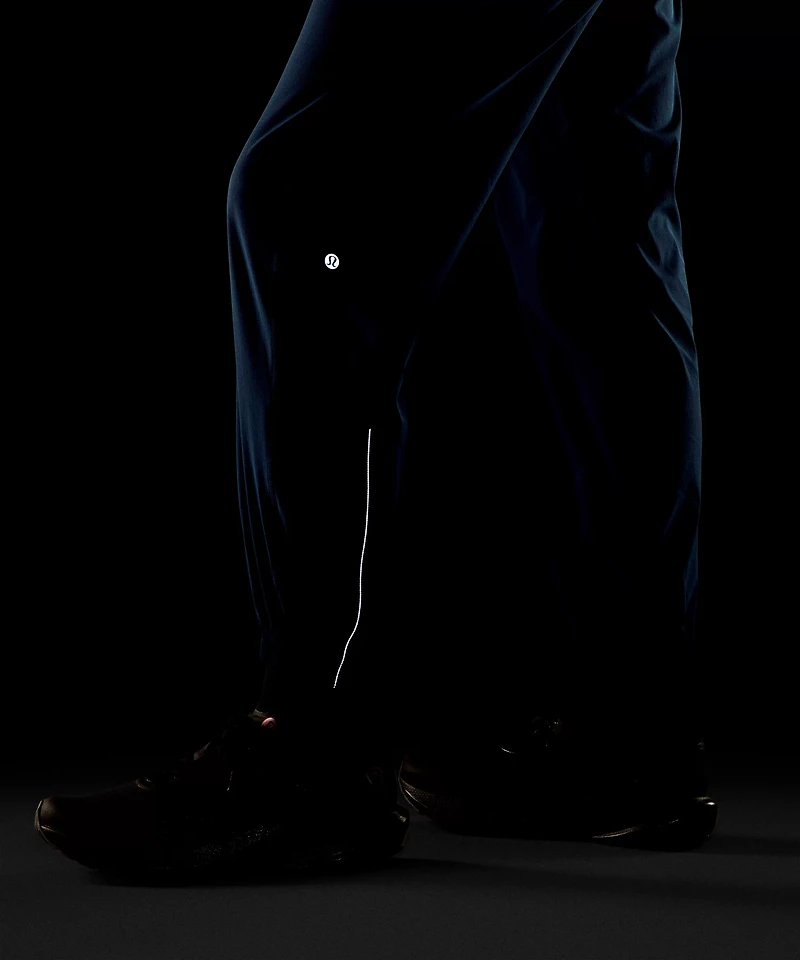 Perforated Running Pant *Regular