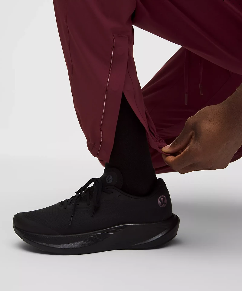 Perforated Running Pant *Regular