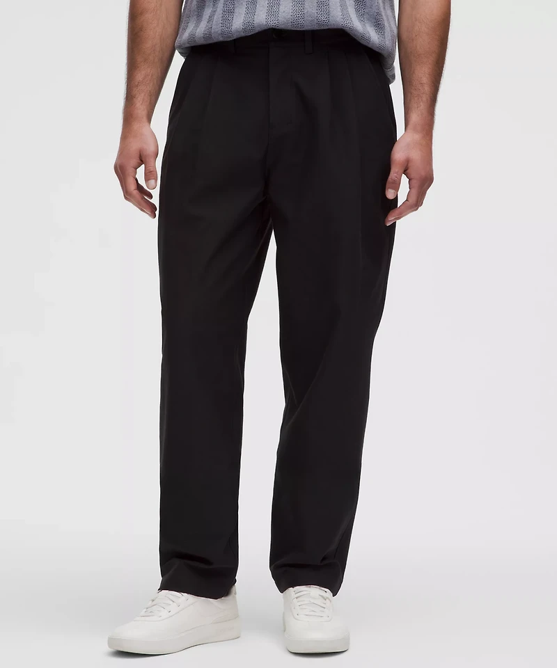 Utilitech Twill Relaxed-Fit Pleated Trouser | Men's Trousers