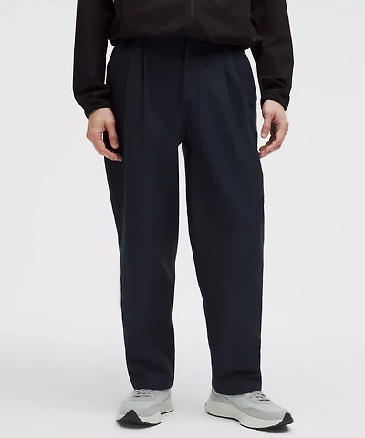 Utilitech Twill Relaxed-Fit Pleated Trouser