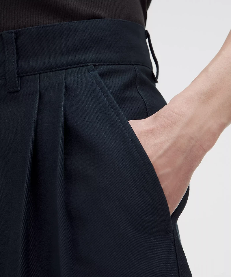 Utilitech Twill Relaxed-Fit Pleated Trouser