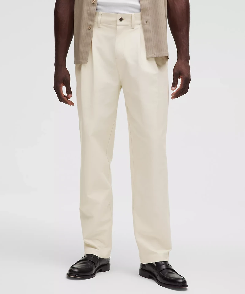 Utilitech Twill Relaxed-Fit Pleated Trouser | Men's Trousers