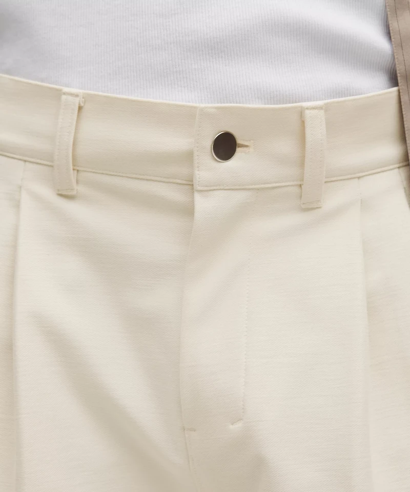 Utilitech Twill Relaxed-Fit Pleated Trouser | Men's Trousers
