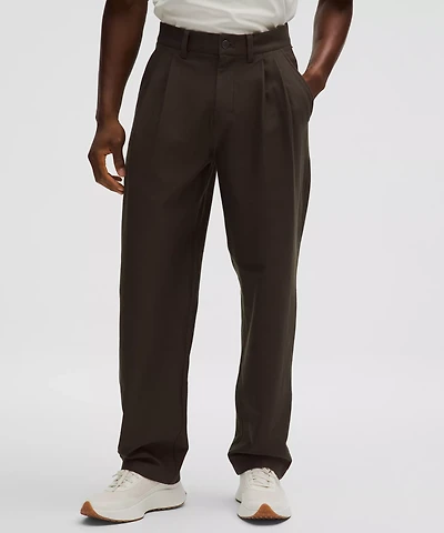 Utilitech Twill Relaxed-Fit Pleated Trouser | Men's Trousers